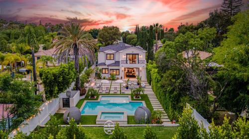 Tarzana Apartment | Otis Ave