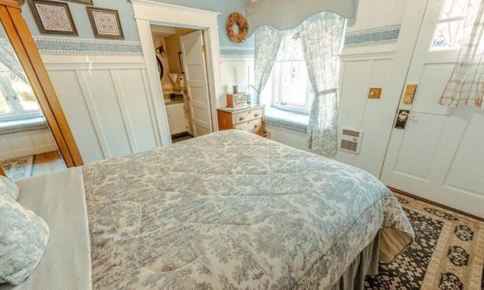 Pacific Grove House | Otter Cove at The Old St. Angela Inn