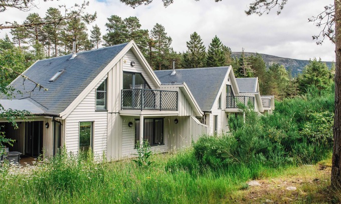 Alvie Cottage | OTTER LODGE, family friendly, luxury holiday cottage in Aviemore