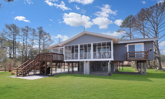 Deep Hole House | Our Happy Place - Pet friendly; Waterfront!
