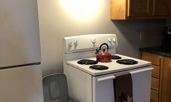 Kerr Apartment | "our little Americana charm" No cleaning fee and no Taxes all include.