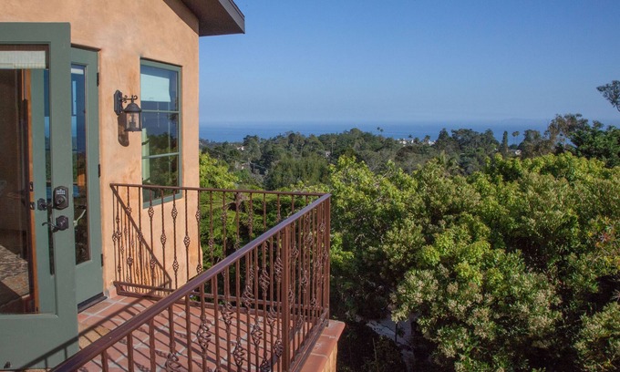 Eucalyptus Hill House | Our Spectacular Love Shack with Panoramic Ocean & Island Views