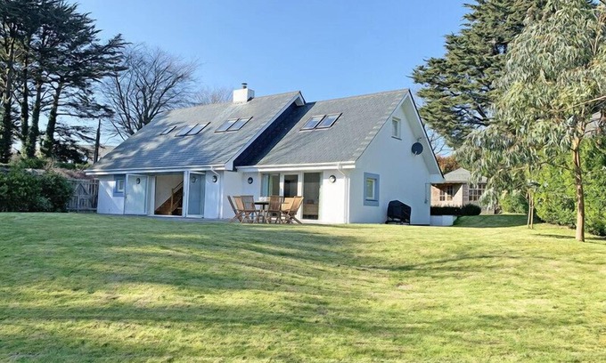 Rock Cottage | OUT OF THE WIND, family friendly, with open fire in Rock