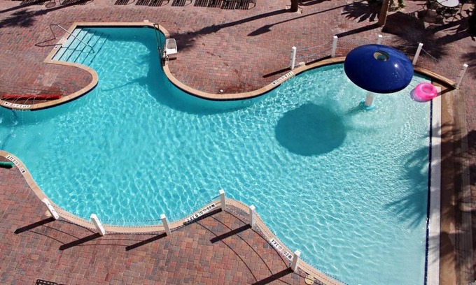 Bostroms Resort | Outdoor Getaway! 2 Serene Units w/Kitchen, Beach, Near Daytona 500 Experience