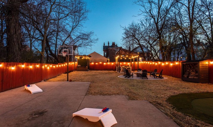 Cincinnati House | Outdoor Oasis-New 4 BR w/PuttPutt, Hottub, Firepit
