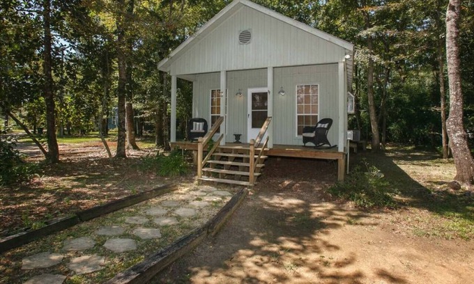 Point Clear House | Outdoorsy cottage in Fairhope, AL - pet friendly
