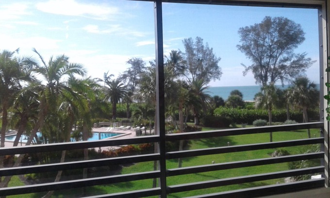 Sanibel Condo | Outstanding Executive Condominium; Gulfside Place; Sanibel