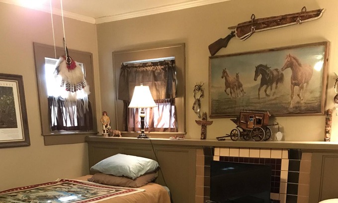 San Angelo House | Overlooking the Concho River in Downtown San Angelo
