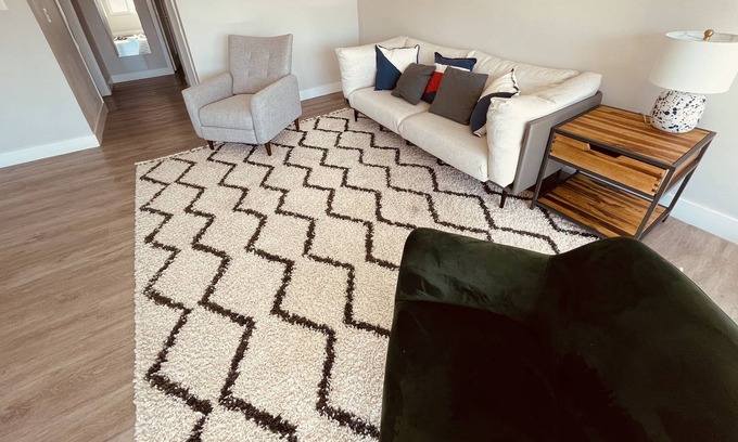 Norma Triangle Apartment | Oversized One Bedroom Condo in the Heart Of WeHo
