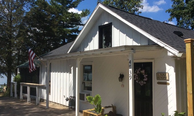 Town of Owasco Cabin | Owasco Lake Cottage in the heart of the Finger Lakes Region