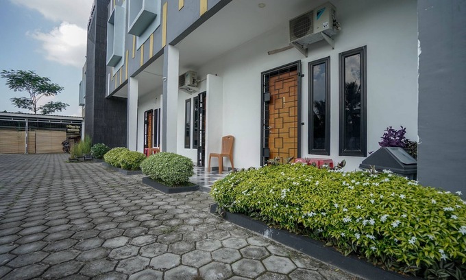 Lubuklinggau Hotel | OYO 1266 Green Palm Kostel Syariah