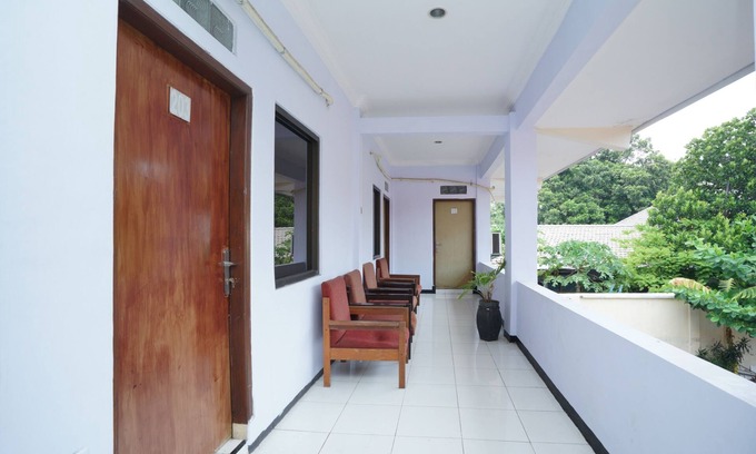 Probolinggo Hotel | OYO 2003 Female Guest House