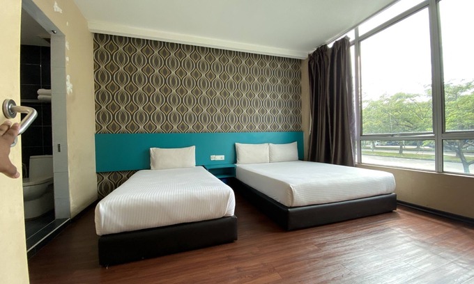 Ayer Hitam Hotel | OYO 89752 7 Days Express Hotel