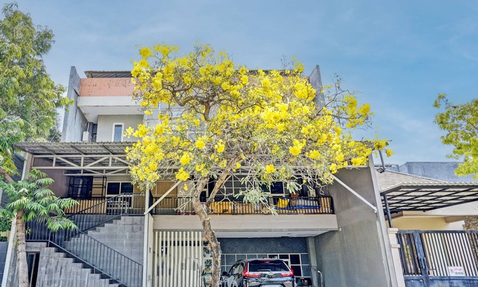 Surabaya Hotel | OYO 93112 Garden Homestay 3 Merlion