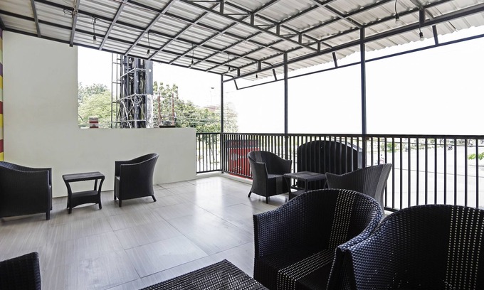 Surabaya Hotel | OYO D'lima Guest House Sub