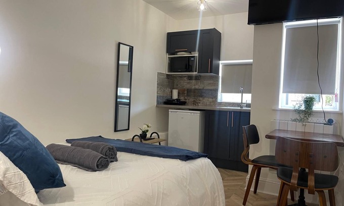 Hackney Downs Hotel | OYO Dalston Luxe Studios