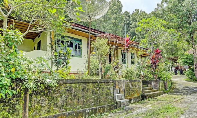 Munduk Hotel | OYO Homes 91094 Desa Wisata Banyuatis