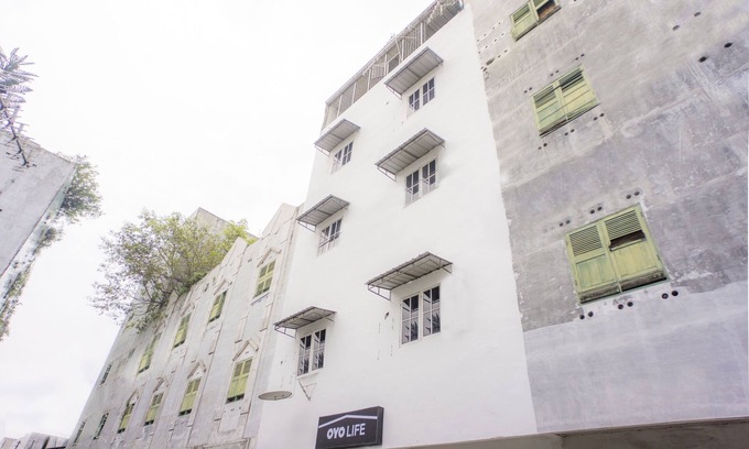 Medan Hotel | OYO Life 2366 Gatsu Kost