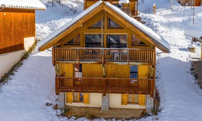 Oz House | Oz/Alpe d'Huez 150m slopes, up to 18pers, Jacuzzi, en-suite bedrooms