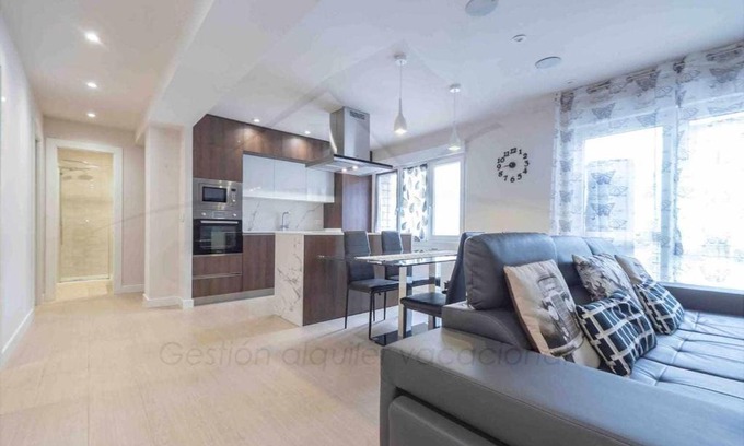Gijon-Este Apartment | Pablo Iglesias