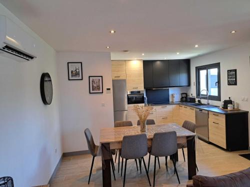 Chalifert House | Pacific Green-80M2-Clime-2 big Suites-Parking privé 2 cars-Jardin-Confort