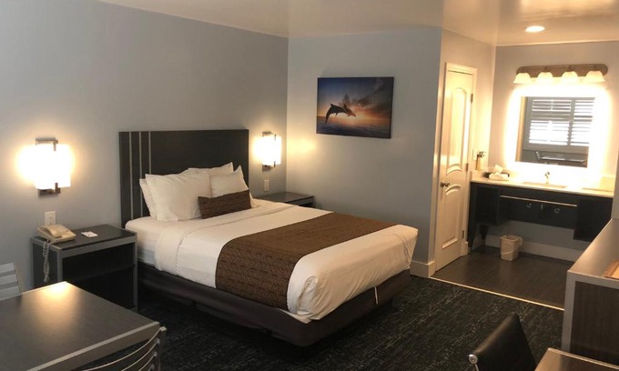 North Fremont Street Hotel | Pacific Inn Monterey