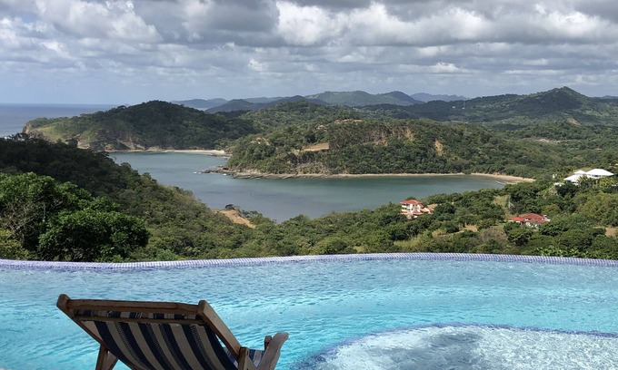 Pacific Marlin House | Pacific Marlin 5 min to town and steps from Jesus Statue Great Views!