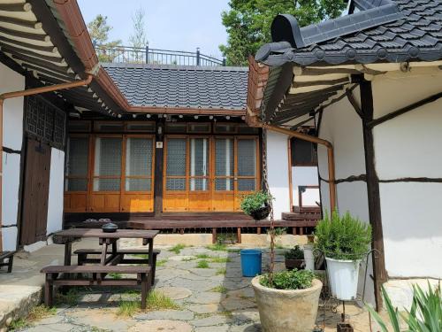 Paju House | Paju Hanokaeseo Harureul