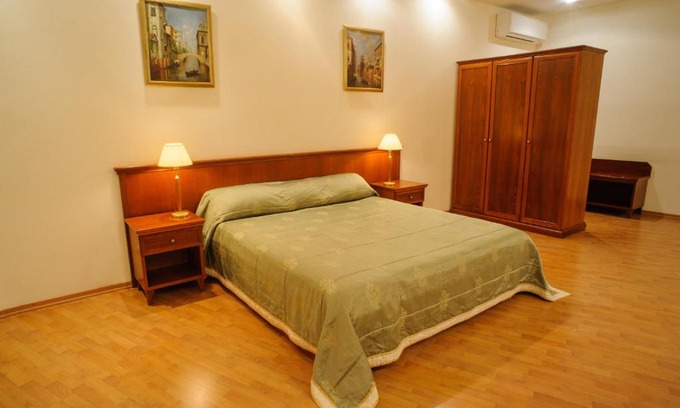 Nizhnyaya Maksakovka Hotel | Palace Hotel