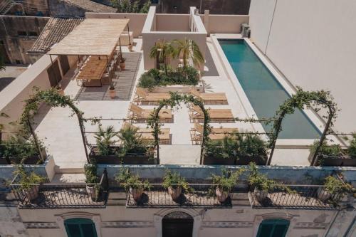 Noto Historic Centre Apartment | Palazzo Sicilia con piscina riscaldata - IsulaTravel