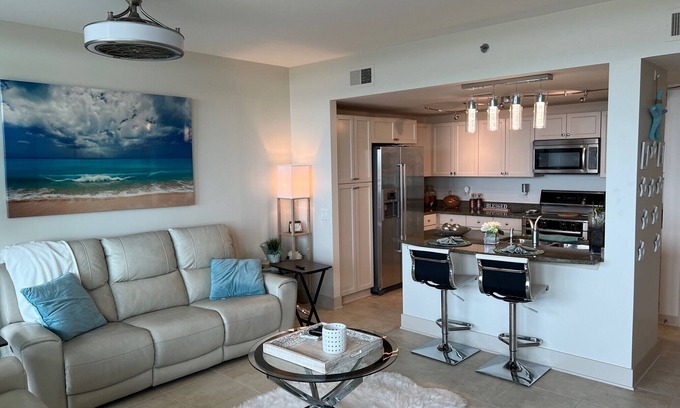 Galveston Condo | Palisades Palms 11th Floor Upscale 2 Bedroom Unit with Bay Views