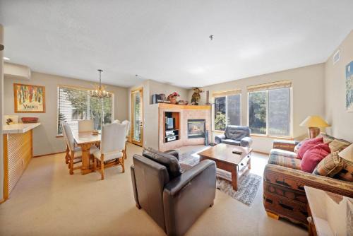 Olympic Valley Apartment | Palisades Tahoe Lodge Rentals Two Bedroom #512