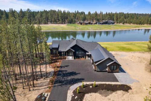 Bend House | Palla Wake home