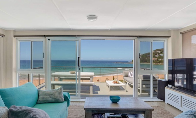 Palm Beach House | Palm Beach Front Rocklands