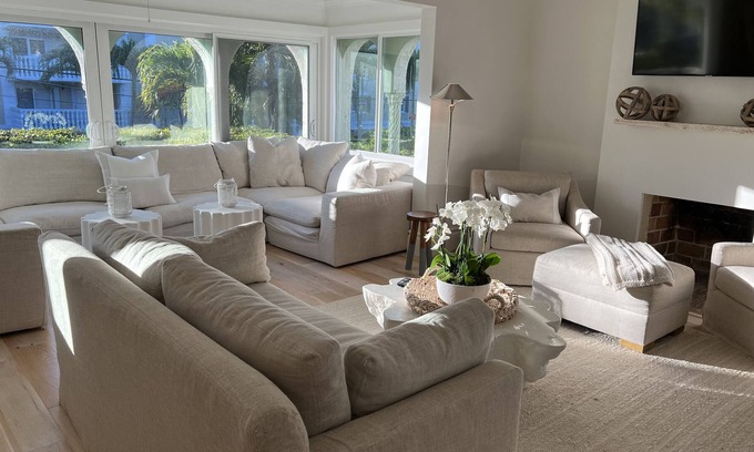 Palm Beach Apartment | PALM BEACH - IN TOWN 2 Bedroom 2 Bath Gem!