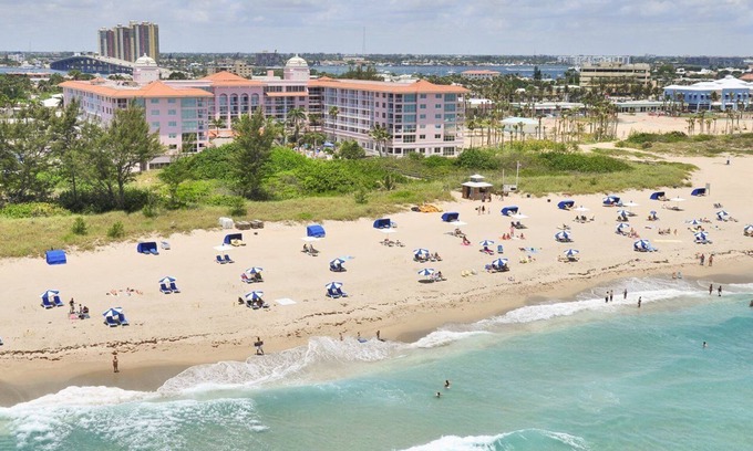 Palm Beach Shores Resort | Palm Beach Shores Ocean Front Resort, Singer Island One Bedroom ~ Valet Parking