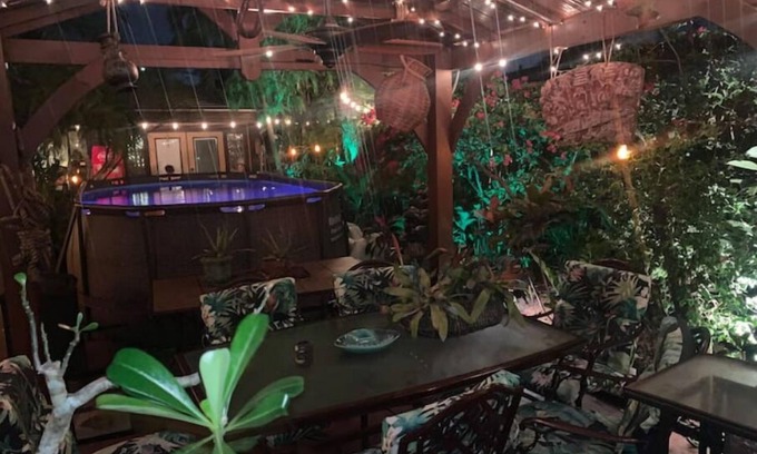 Southside Apartment | Palm Beach Tropical Hot-Tub Pool HIDE-A-WAY Suite