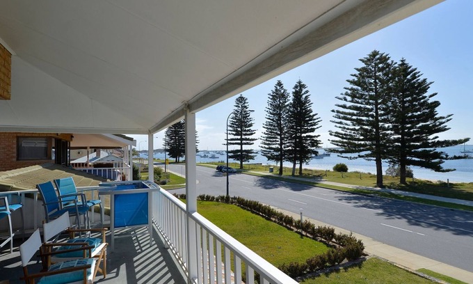 Rockingham House | Palm Beach Waterfront