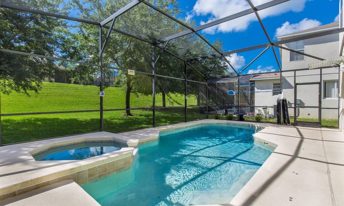 Legacy Park House | PALM BREEZE: Private Pool, 24/7 Support During Your Stay