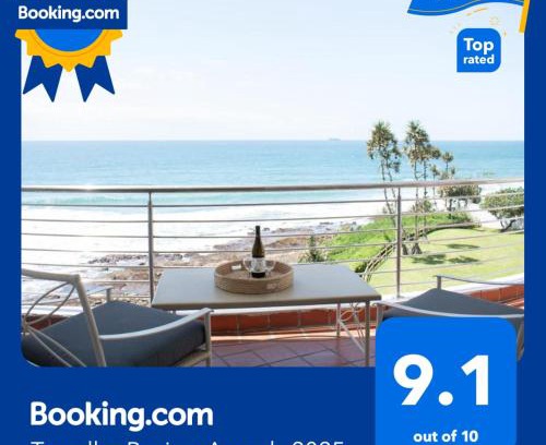 Shaka's Rock Apartment | Palm Cove - 52 Chakas Cove, Penthouse-Literally on the Beach