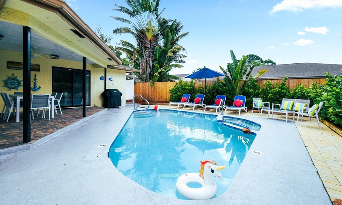 BallenIsles House | PALM PARADISE ☆ DIGSIFY ☆ PRIVATE HEATED POOL & JACUZZI ☆ NEAR BEACHES & PGA