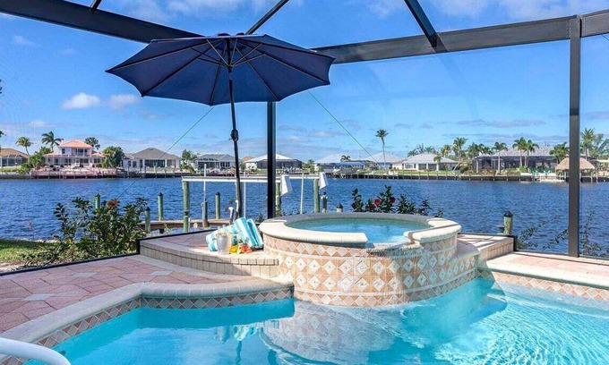 Burnt Store House | Palm Pointe - Waterfront Vacation Rental Cape Cora