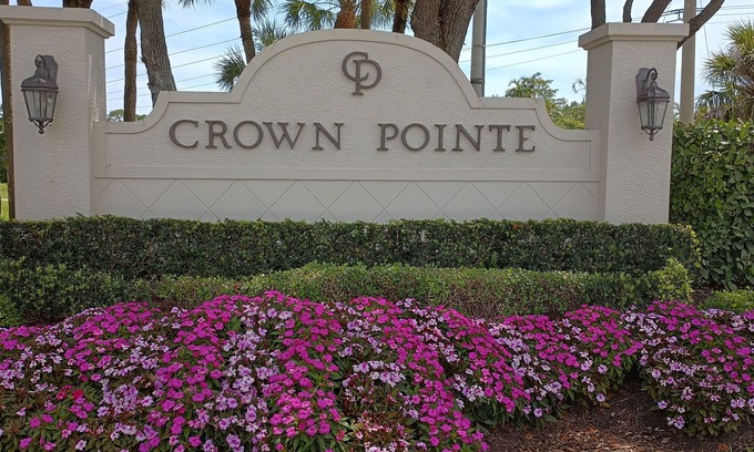 Crown Pointe House | PALM TREE PARADISE