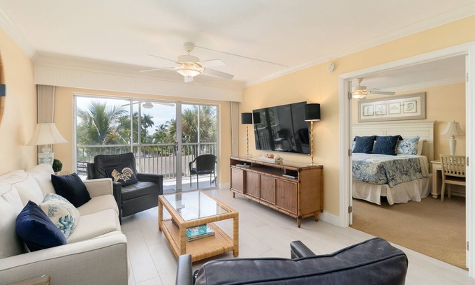 Sanibel Condo | Palm Trees and 80 Degrees