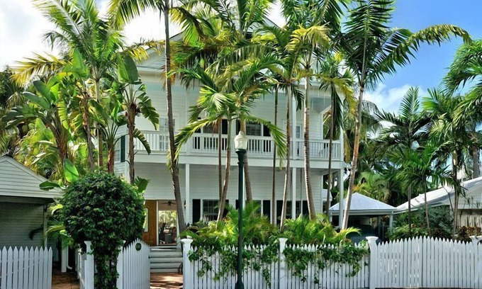 Truman Annex House | Palm Trees Ocean Breeze Key West FL