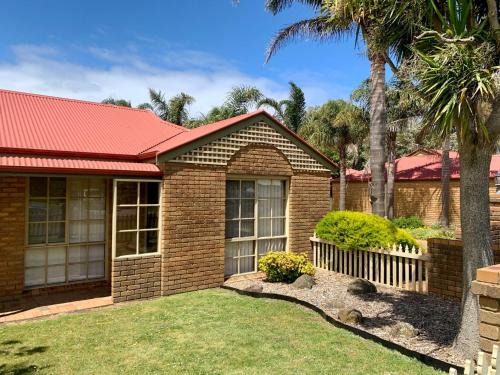 Inverloch House | Palm Waters 1
