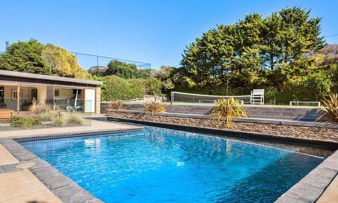 Portsea House | Palms Portsea Pool and Court