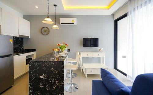 Cherngtalay Apartment | Palmyrah Surin Apartments, Phuket, by the Sea
