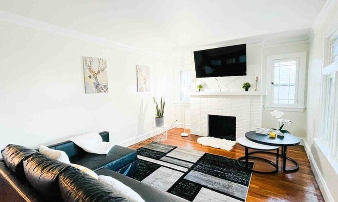 Lakewood Apartment | Panda Apartment in Lakewood