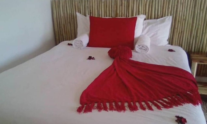 Windhoek House | Pandeinge - Double Room with Private Bathroom